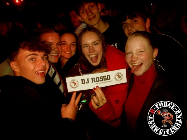 Bild 1 von 107